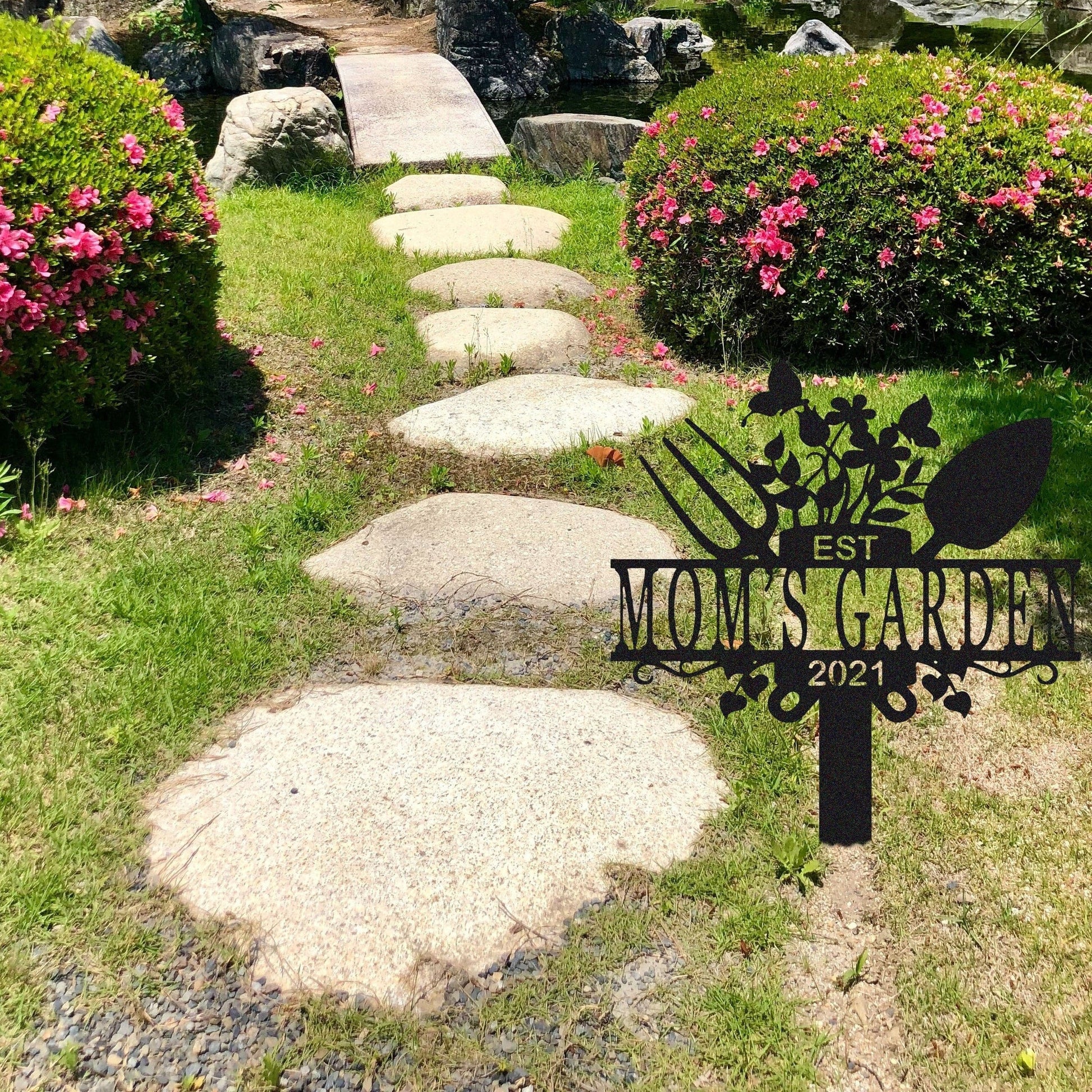 Custom Garden Stake Sign,Mom's Garden Sign,Garden Name Sign,Garden Metal Art,Personalized Garden Decor,Yard Decor,Garden Sign With Stake